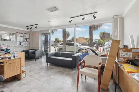 15140-15150 W Dixie Highway North Miami Beach FL 33162