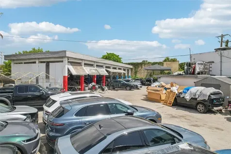 15140-15150 W Dixie Highway North Miami Beach FL 33162