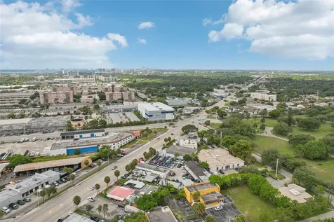 15140-15150 W Dixie Highway North Miami Beach FL 33162