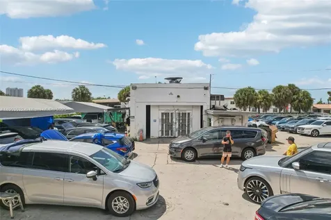 15140-15150 W Dixie Highway North Miami Beach FL 33162