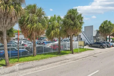15140-15150 W Dixie Highway North Miami Beach FL 33162
