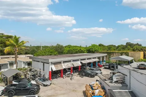 15140-15150 W Dixie Highway North Miami Beach FL 33162