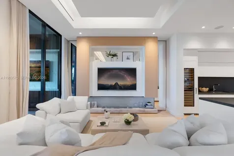 6800 Fisher Island Drive Miami Beach FL 33109