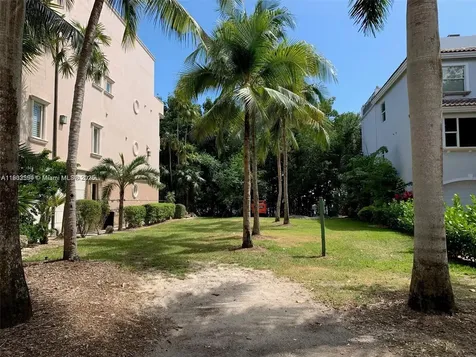 5863 Paradise Point Drive Palmetto Bay FL 33157