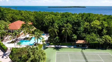 5863 Paradise Point Drive Palmetto Bay FL 33157