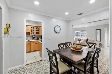 7231 SW 6th Street Miami FL 33144