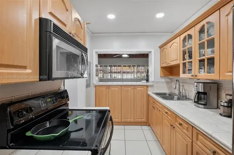 7231 SW 6th Street Miami FL 33144
