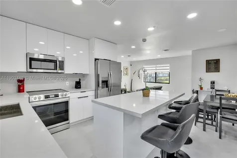 6021 SW 19th Street Miami FL 33155