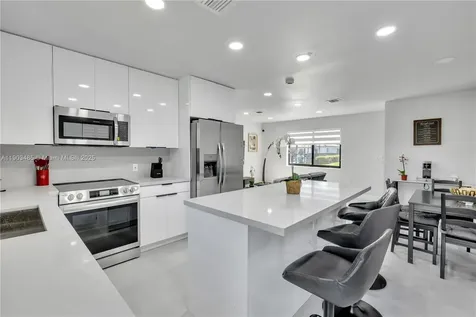 6021 SW 19th Street Miami FL 33155