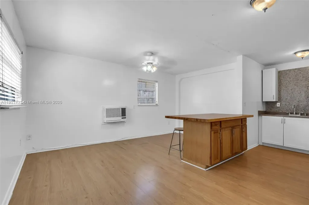 2809 SW 23rd Terrace Miami FL 33145