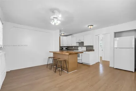 2809 SW 23rd Terrace Miami FL 33145