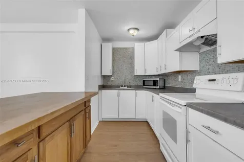 2809 SW 23rd Terrace Miami FL 33145