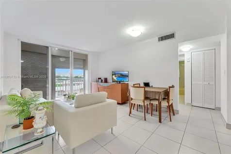 3661 SW 9th Terrace Miami FL 33135