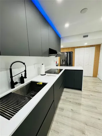 1555 W 44th Place Hialeah FL 33012