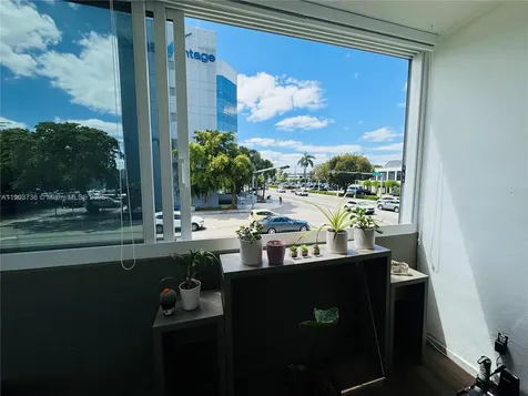 1555 W 44th Place Hialeah FL 33012