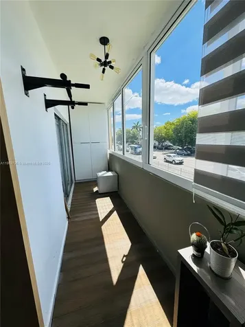 1555 W 44th Place Hialeah FL 33012