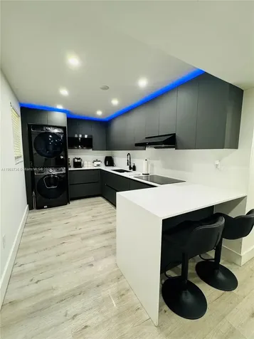 1555 W 44th Place Hialeah FL 33012