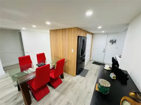 1555 W 44th Place Hialeah FL 33012