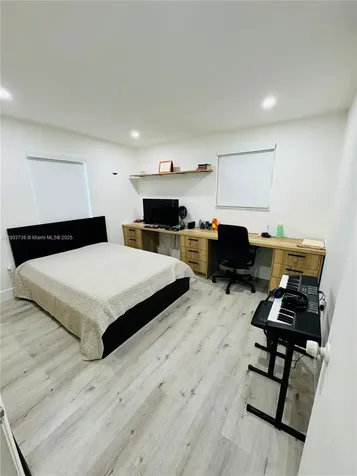 1555 W 44th Place Hialeah FL 33012