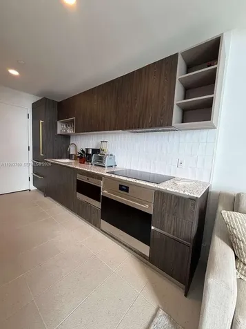 159 NE 6th Street Miami FL 33132