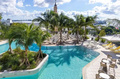 159 NE 6th Street Miami FL 33132