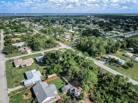 3208 Thunderbird Road Sebring FL 33872