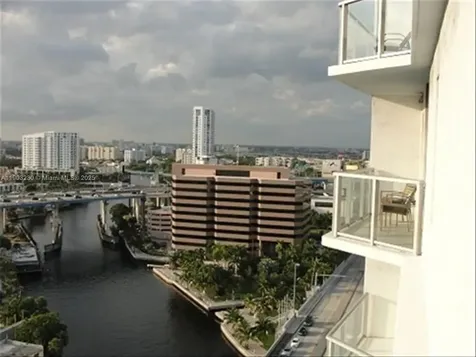 185 SW 7 Street Miami FL 33130