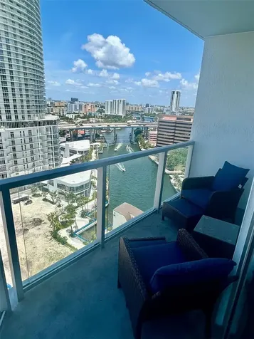 185 SW 7 Street Miami FL 33130