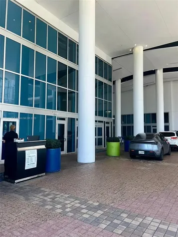185 SW 7 Street Miami FL 33130