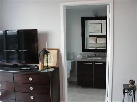 185 SW 7 Street Miami FL 33130