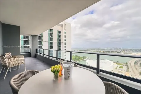 159 NE 6th Street Miami FL 33132