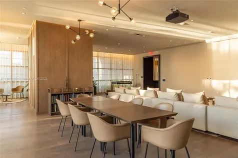 159 NE 6th Street Miami FL 33132
