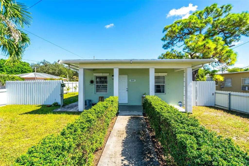 844 NW 15th Avenue Fort Lauderdale FL 33311