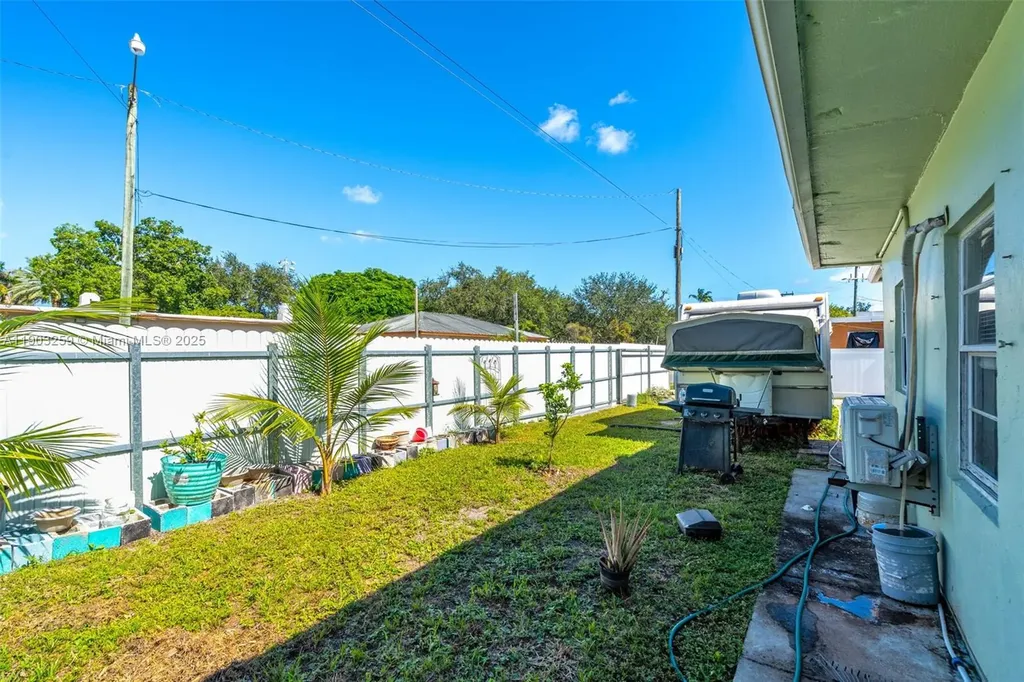 844 NW 15th Avenue Fort Lauderdale FL 33311