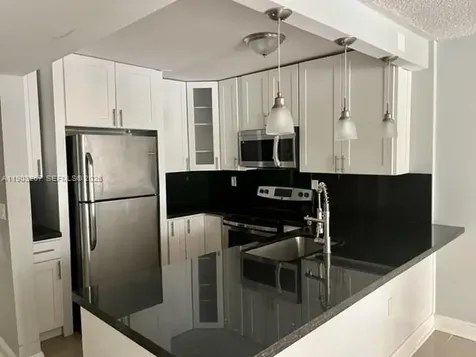 488 NW 165th St Road Miami FL 33169