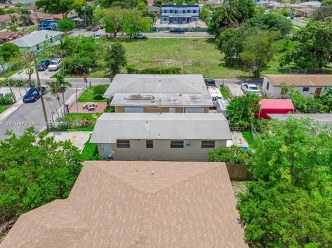 805 NW 3rd Terrace Hallandale Beach FL 33009