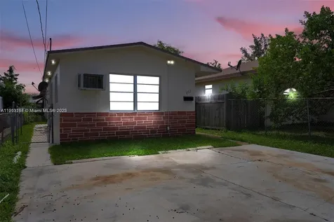 805 NW 3rd Terrace Hallandale Beach FL 33009
