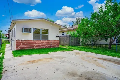 805 NW 3rd Terrace Hallandale Beach FL 33009