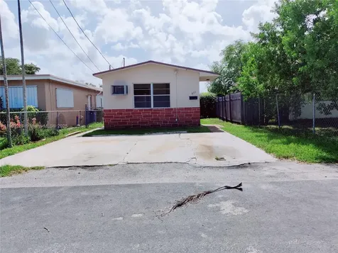 805 NW 3rd Terrace Hallandale Beach FL 33009