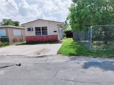 805 NW 3rd Terrace Hallandale Beach FL 33009