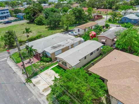805 NW 3rd Terrace Hallandale Beach FL 33009