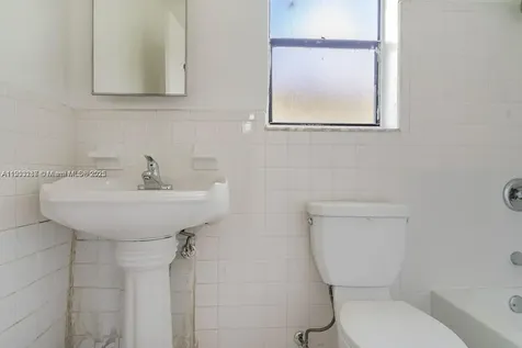 805 NW 3rd Terrace Hallandale Beach FL 33009