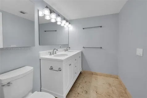 41 SE 5th Street Miami FL 33131