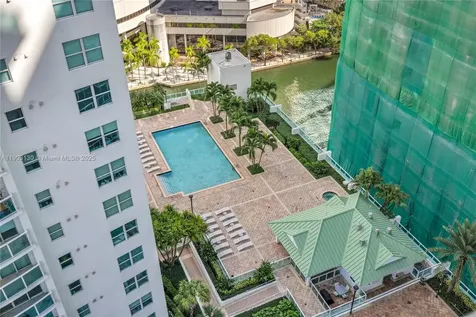41 SE 5th Street Miami FL 33131