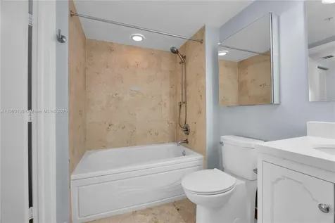 41 SE 5th Street Miami FL 33131