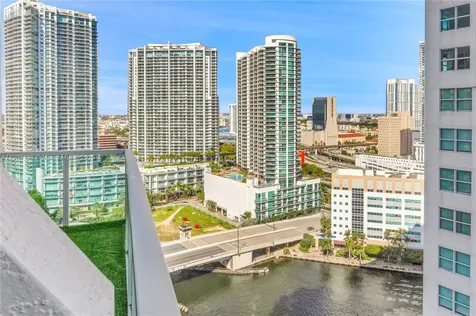 41 SE 5th Street Miami FL 33131