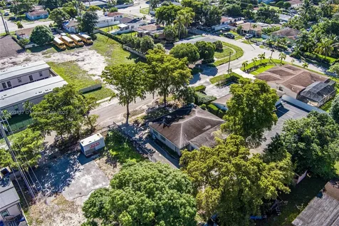 16190 NE 11th Court North Miami Beach FL 33162