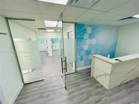 10305 NW 41st Street Doral FL 33178