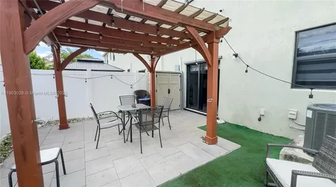 3318 W 106th Terrace Hialeah FL 33018