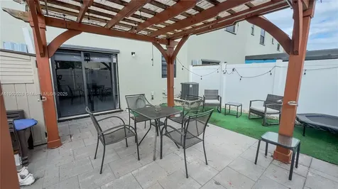 3318 W 106th Terrace Hialeah FL 33018